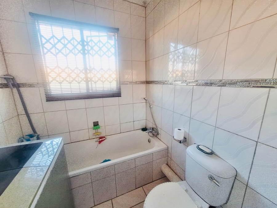 3 Bedroom Property for Sale in Mabopane Unit X North West